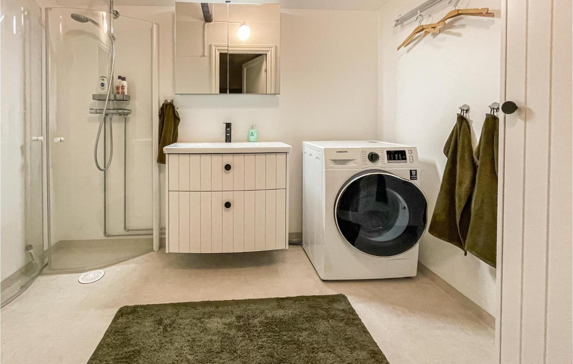 1 Bedroom Lovely Home In Moensteras Екстериор снимка